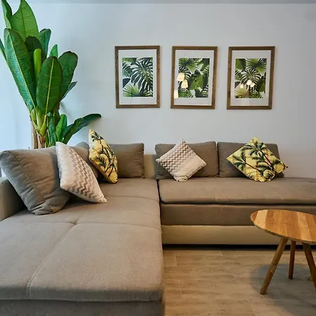 Isigude Pool & Mamaia Nord 3* Năvodari