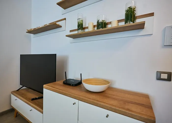 Isigude Pool & Mamaia Nord 3* Năvodari