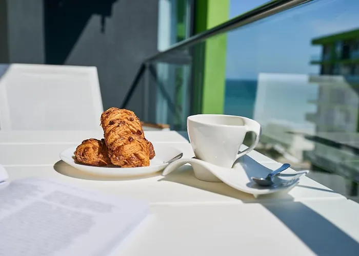 Isigude Pool & Mamaia Nord דירה 3*