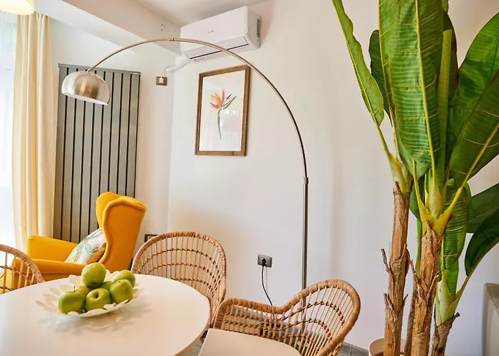 Isigude Pool & Mamaia Nord 3*