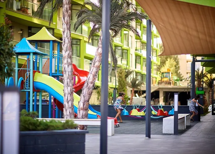 Isigude Pool & Mamaia Nord דירה