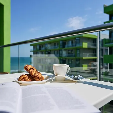 Isigude Pool & Mamaia Nord 3*