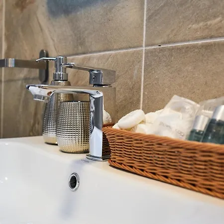 Isigude Pool & Mamaia Nord アパート ナボダリ