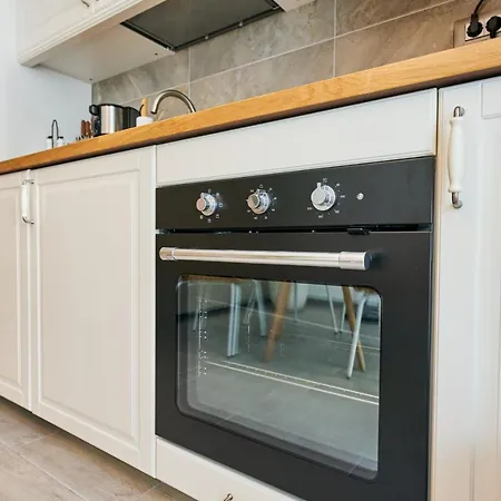 Isigude Pool & Mamaia Nord アパート ナボダリ