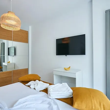 Isigude Pool & Mamaia Nord ナボダリ