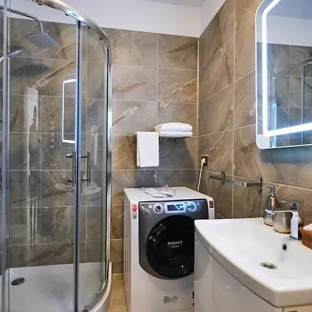 アパート Isigude Pool & Mamaia Nord ナボダリ