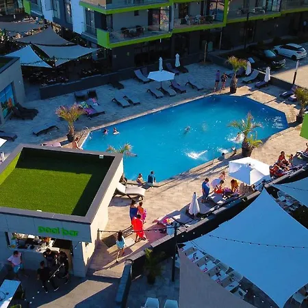 アパート Isigude Pool & Mamaia Nord 3*