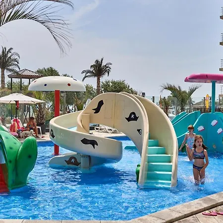 Isigude Pool & Mamaia Nord