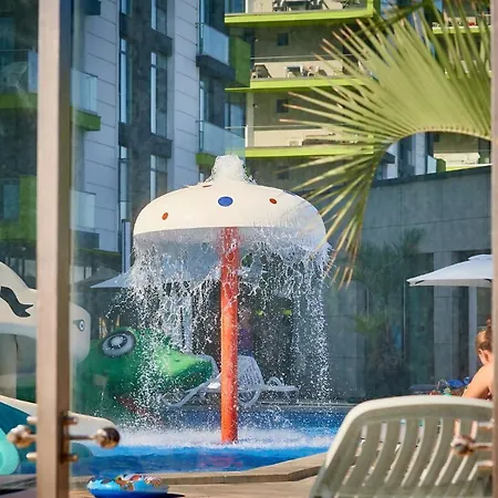 Isigude Pool & Mamaia Nord Apartment