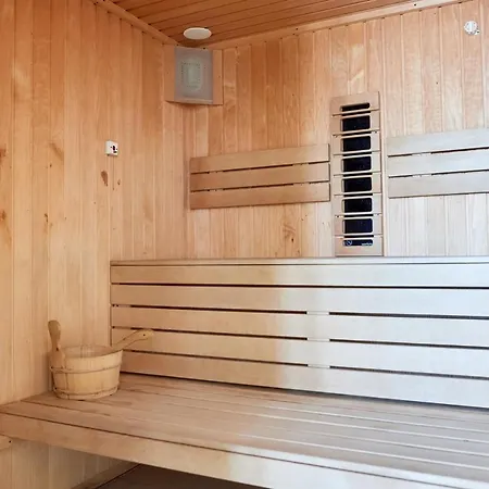 Isigude Pool & Mamaia Nord Năvodari